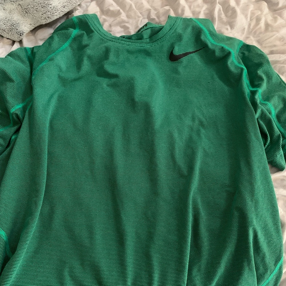 Men Nike fry fit shirt
